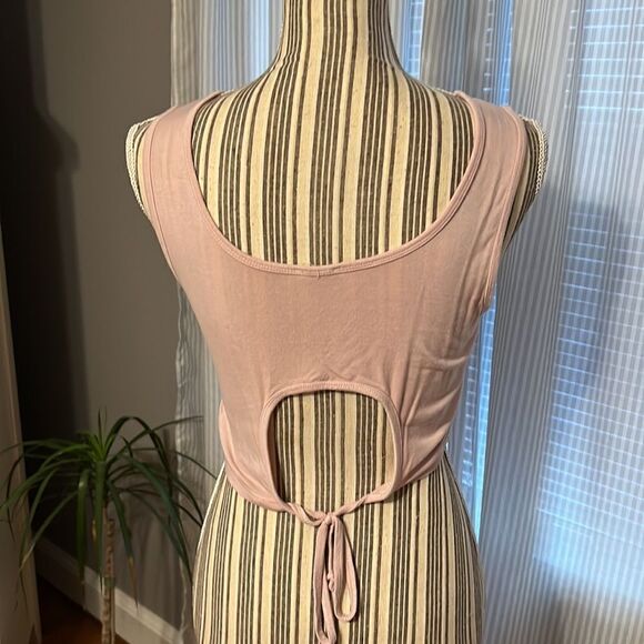 Garage Crop Tank. Medium. Pink - Picture 2 of 7